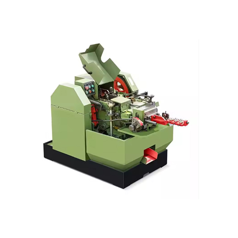 Kako stroj za hladno preoblikovanje zakovicnih delov doseže visoko natančno proizvodno učinkovitost pritrdilnih elementov?